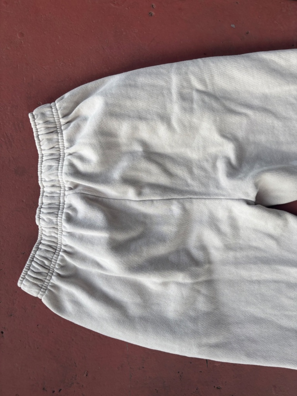 Alo Yoga Accolade Sweatpants Size S Small Bone Off White Cream unisex - Picture 6 of 7